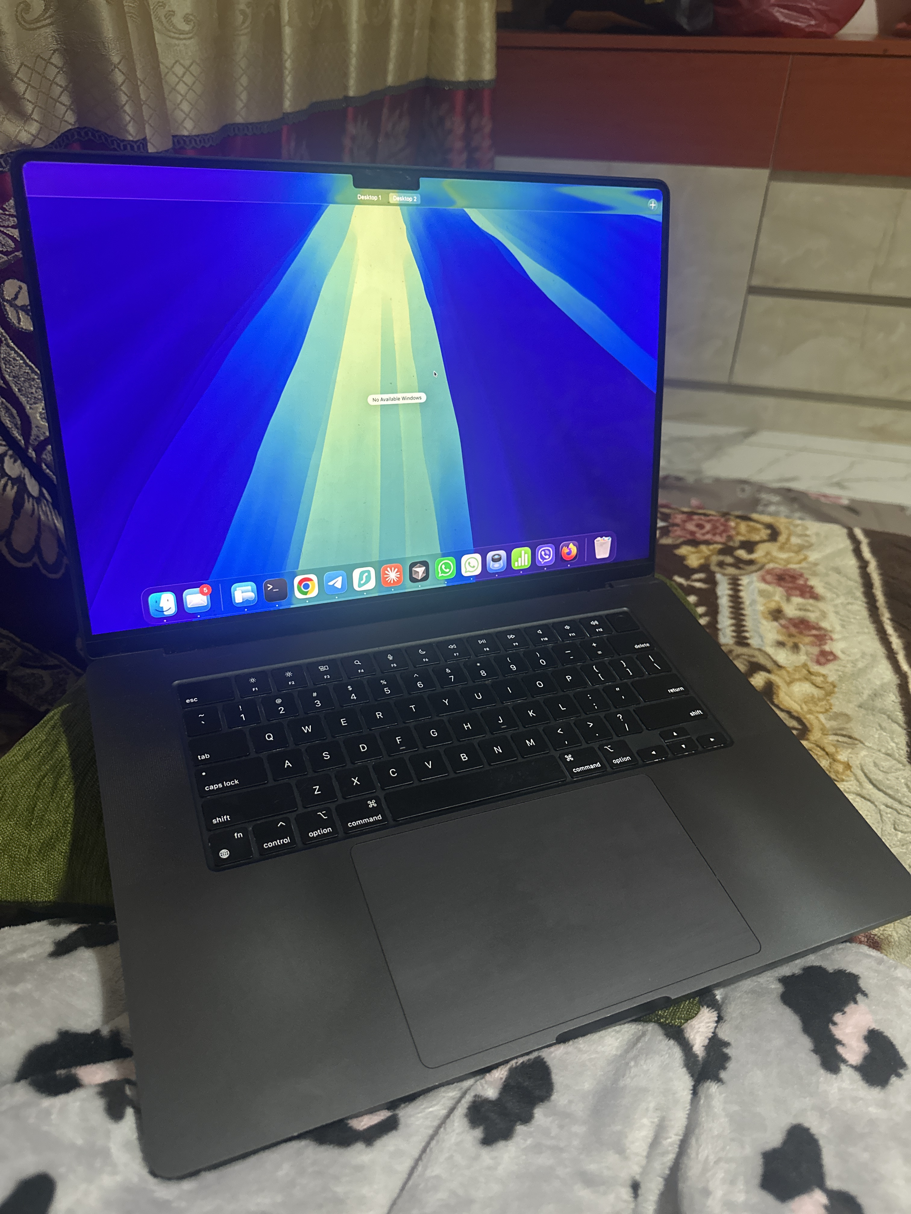 Apple MacBook Pro thumbnail 2